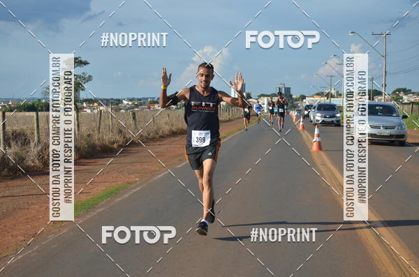 Buy your photos of the event1 Beer Run Expo guas on Fotop