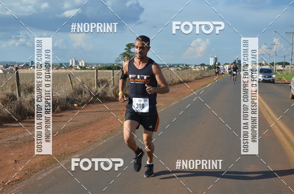 Buy your photos of the event1 Beer Run Expo guas on Fotop