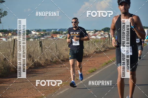 Buy your photos of the event1 Beer Run Expo guas on Fotop