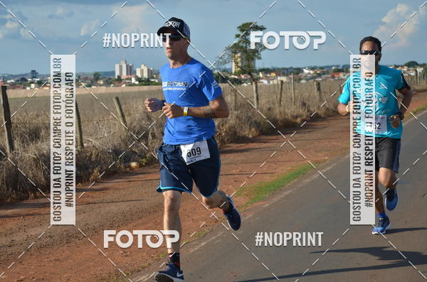 Buy your photos of the event1 Beer Run Expo guas on Fotop