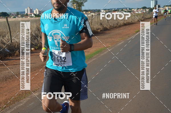 Buy your photos of the event1 Beer Run Expo guas on Fotop