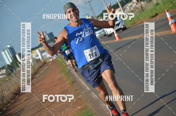 Buy your photos of the event1 Beer Run Expo guas on Fotop