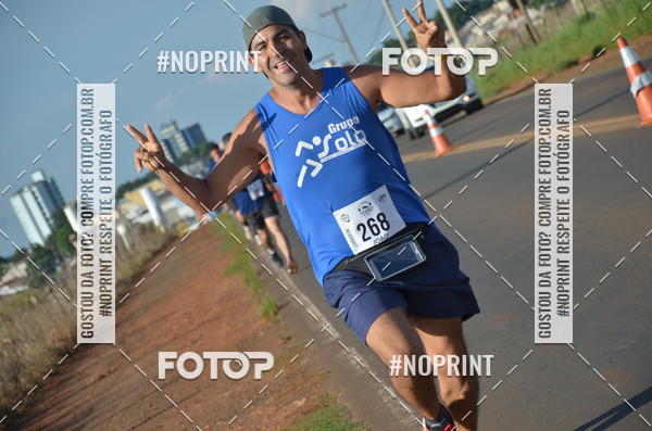 Buy your photos of the event1 Beer Run Expo guas on Fotop