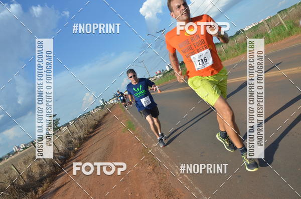 Buy your photos of the event1 Beer Run Expo guas on Fotop