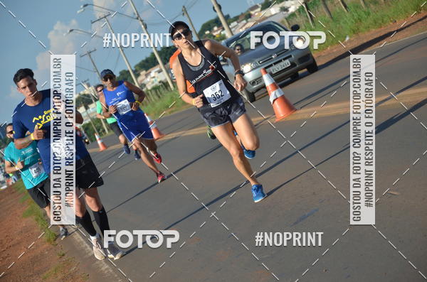 Buy your photos of the event1 Beer Run Expo guas on Fotop