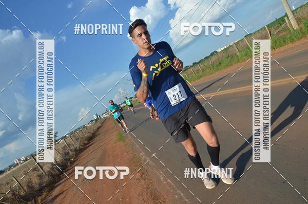 Buy your photos of the event1 Beer Run Expo guas on Fotop