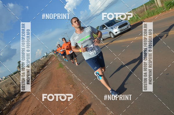 Buy your photos of the event1 Beer Run Expo guas on Fotop