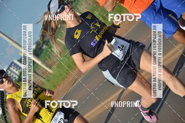 Buy your photos of the event1 Beer Run Expo guas on Fotop