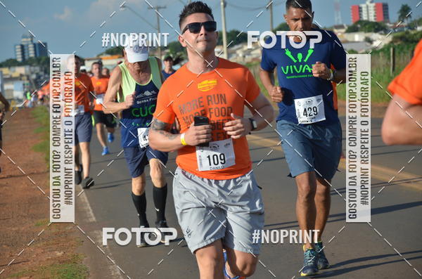 Buy your photos of the event1 Beer Run Expo guas on Fotop