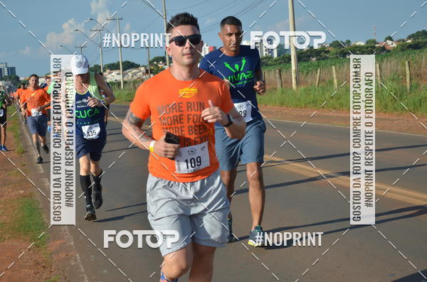 Buy your photos of the event1 Beer Run Expo guas on Fotop