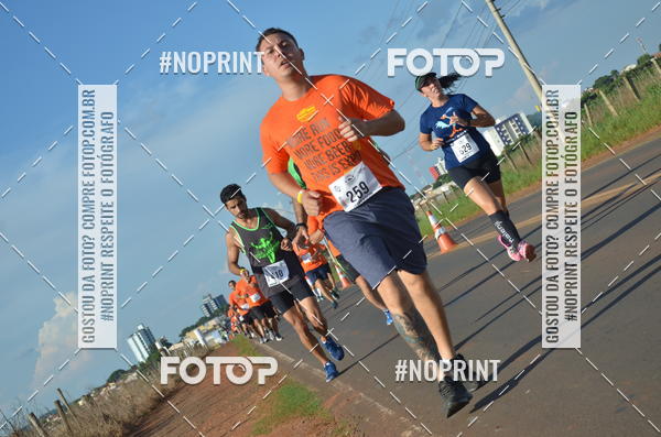 Buy your photos of the event1 Beer Run Expo guas on Fotop
