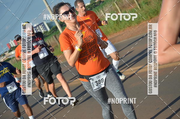 Buy your photos of the event1 Beer Run Expo guas on Fotop