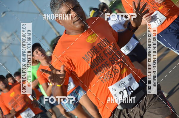 Buy your photos of the event1 Beer Run Expo guas on Fotop