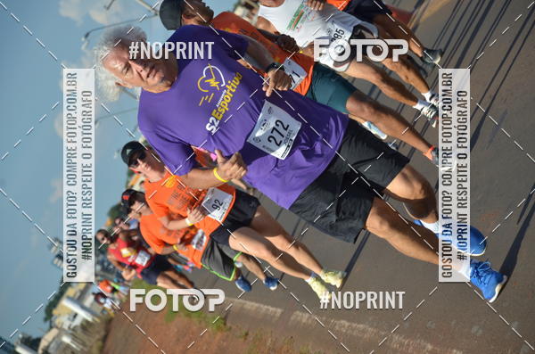 Buy your photos of the event1 Beer Run Expo guas on Fotop