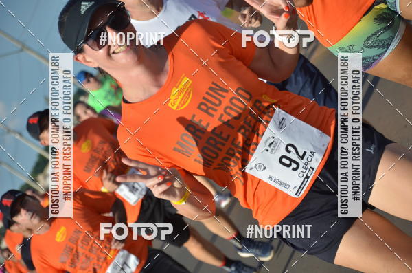 Buy your photos of the event1 Beer Run Expo guas on Fotop
