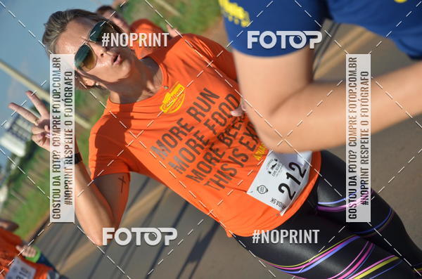 Buy your photos of the event1 Beer Run Expo guas on Fotop