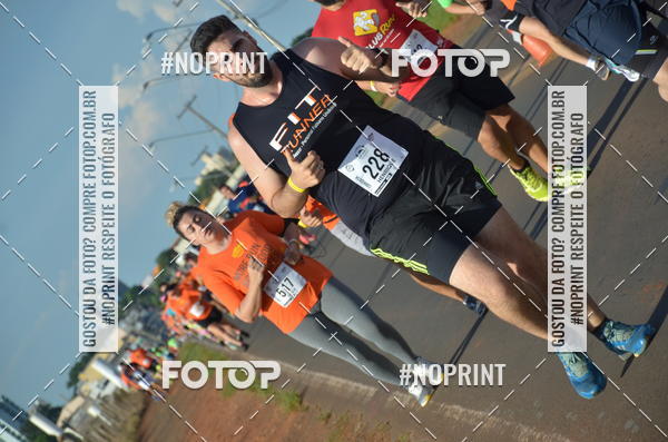 Buy your photos of the event1 Beer Run Expo guas on Fotop