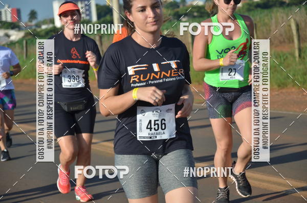 Buy your photos of the event1 Beer Run Expo guas on Fotop