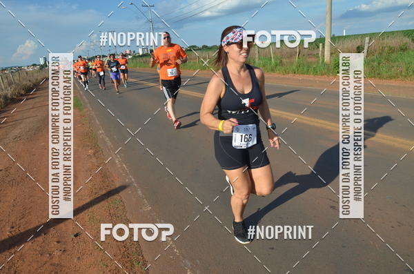 Buy your photos of the event1 Beer Run Expo guas on Fotop
