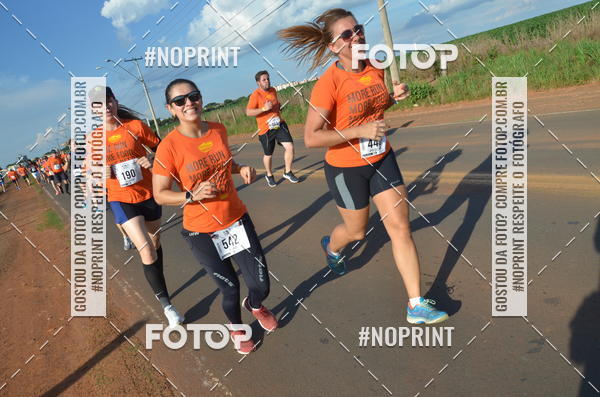 Buy your photos of the event1 Beer Run Expo guas on Fotop