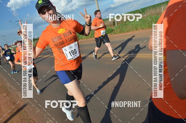 Buy your photos of the event1 Beer Run Expo guas on Fotop