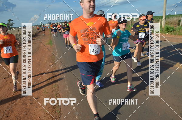 Buy your photos of the event1 Beer Run Expo guas on Fotop