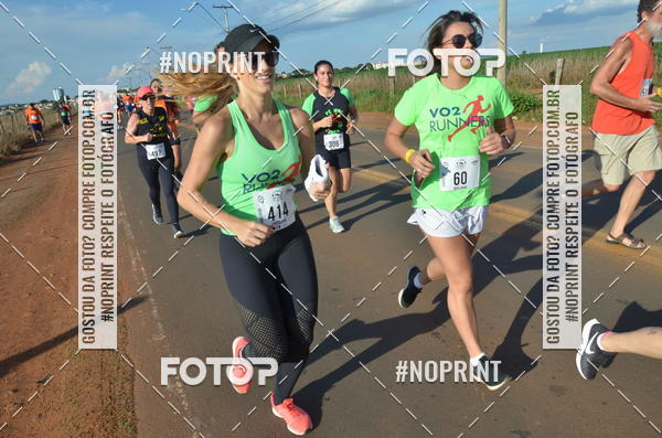Buy your photos of the event1 Beer Run Expo guas on Fotop