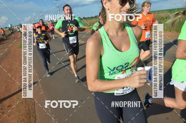 Buy your photos of the event1 Beer Run Expo guas on Fotop