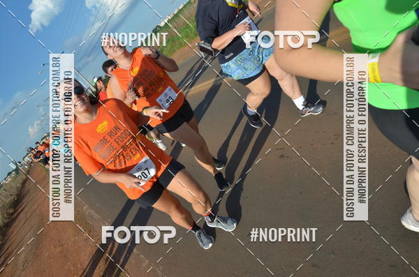 Buy your photos of the event1 Beer Run Expo guas on Fotop