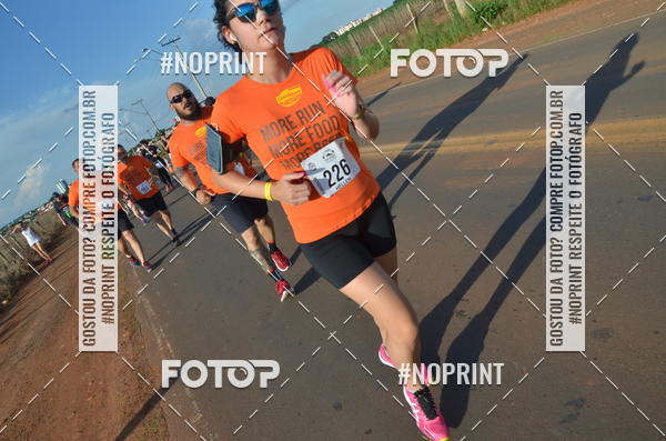 Buy your photos of the event1 Beer Run Expo guas on Fotop