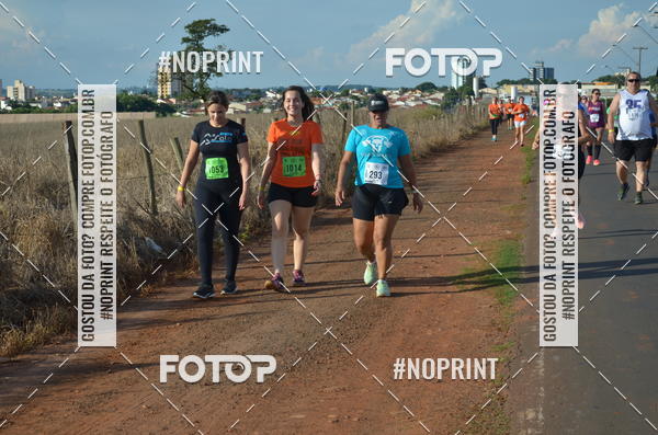 Buy your photos of the event1 Beer Run Expo guas on Fotop