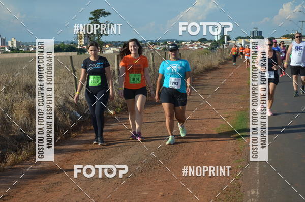 Buy your photos of the event1 Beer Run Expo guas on Fotop