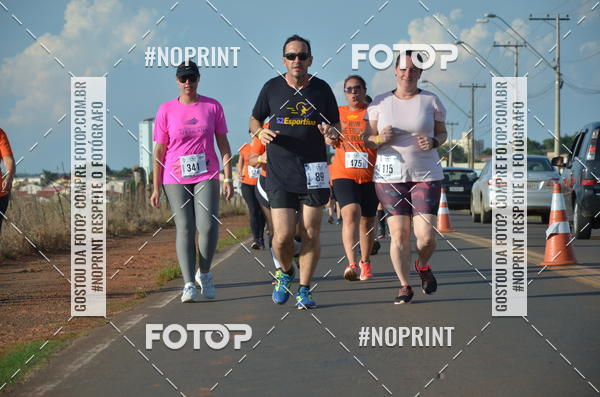 Buy your photos of the event1 Beer Run Expo guas on Fotop