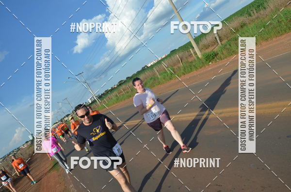 Buy your photos of the event1 Beer Run Expo guas on Fotop