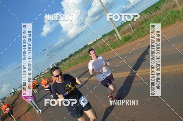 Buy your photos of the event1 Beer Run Expo guas on Fotop