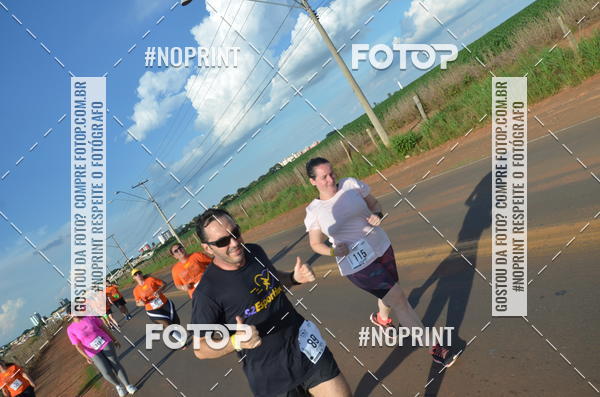 Buy your photos of the event1 Beer Run Expo guas on Fotop