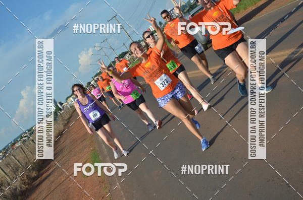 Buy your photos of the event1 Beer Run Expo guas on Fotop