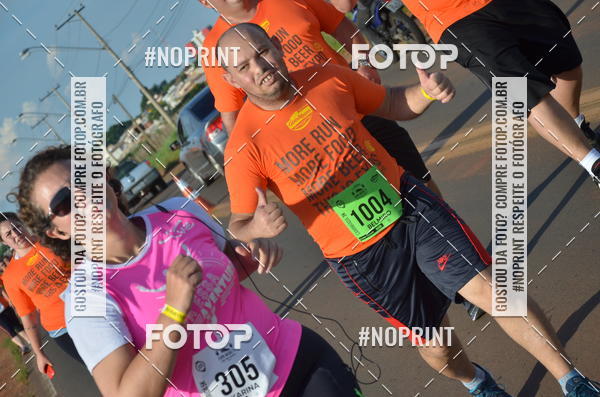 Buy your photos of the event1 Beer Run Expo guas on Fotop