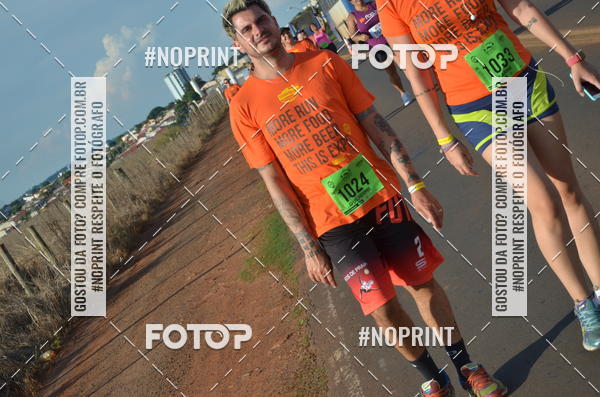 Buy your photos of the event1 Beer Run Expo guas on Fotop
