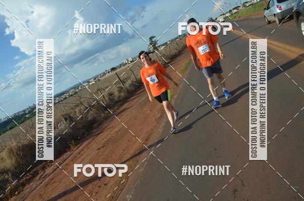 Buy your photos of the event1 Beer Run Expo guas on Fotop