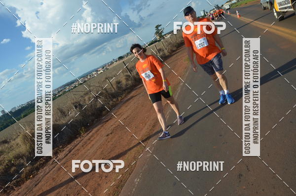 Buy your photos of the event1 Beer Run Expo guas on Fotop