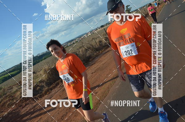 Buy your photos of the event1 Beer Run Expo guas on Fotop