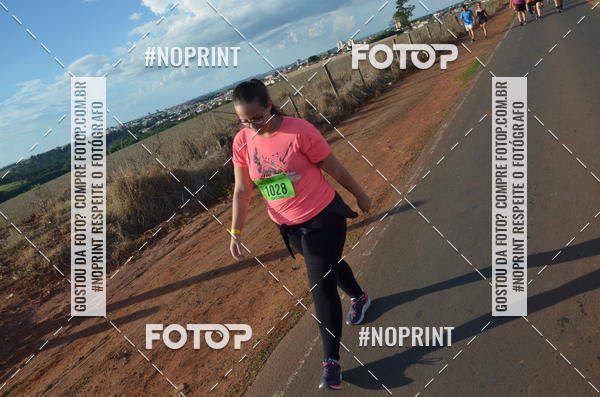 Buy your photos of the event1 Beer Run Expo guas on Fotop