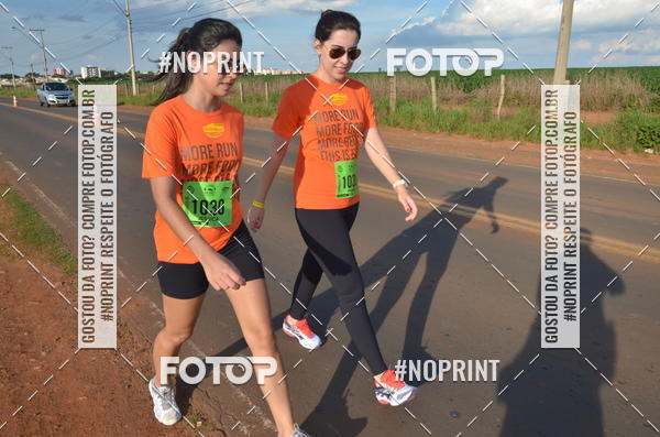 Buy your photos of the event1 Beer Run Expo guas on Fotop