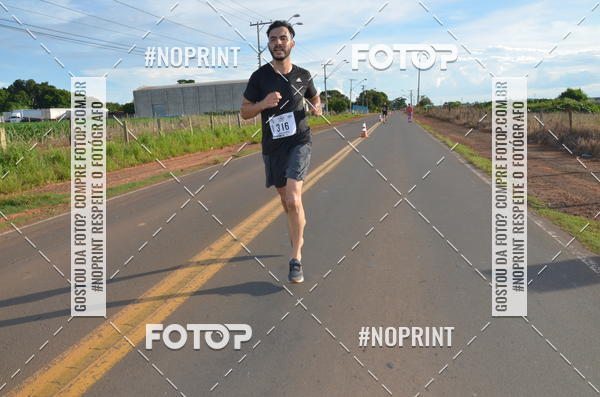 Buy your photos of the event1 Beer Run Expo guas on Fotop
