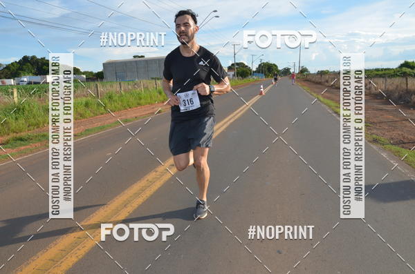 Buy your photos of the event1 Beer Run Expo guas on Fotop