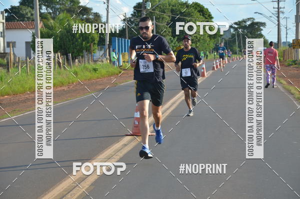 Buy your photos of the event1 Beer Run Expo guas on Fotop