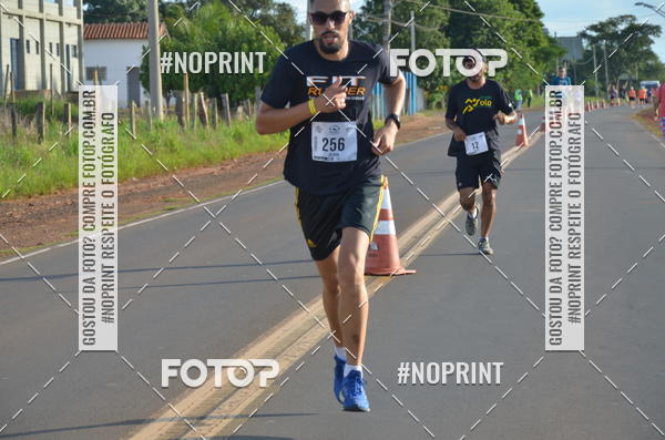 Buy your photos of the event1 Beer Run Expo guas on Fotop