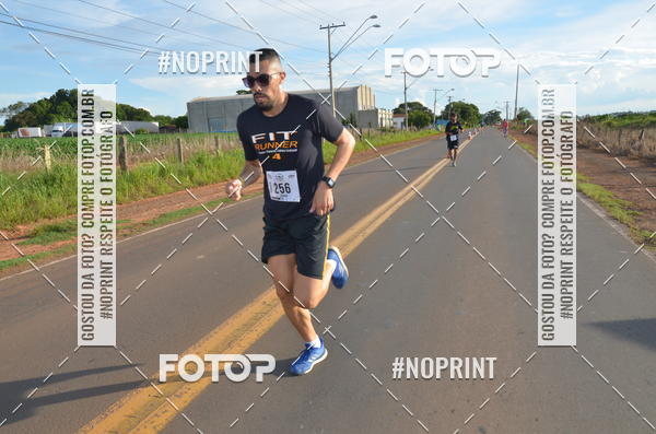 Buy your photos of the event1 Beer Run Expo guas on Fotop