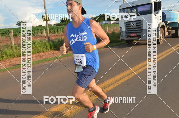 Buy your photos of the event1 Beer Run Expo guas on Fotop